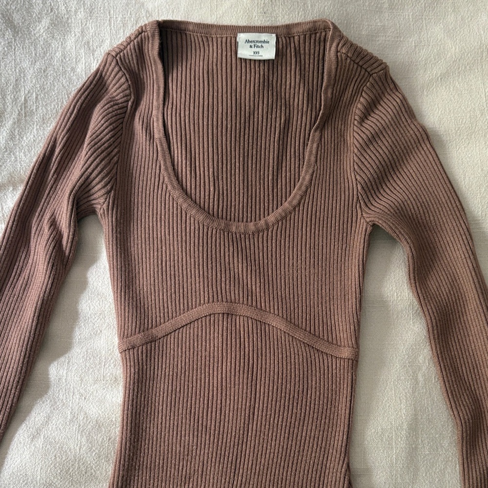 Abercrombie & Fitch Ribbed Knit dress in Brown